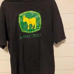 Funny t-shirt Juan deer